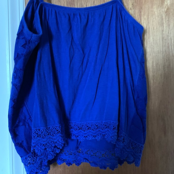 Top - Picture 2 of 2